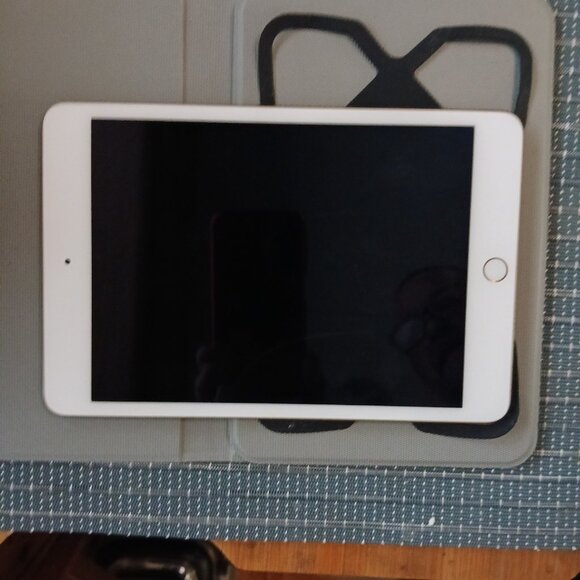 Apple Mini - Picture 3 of 6